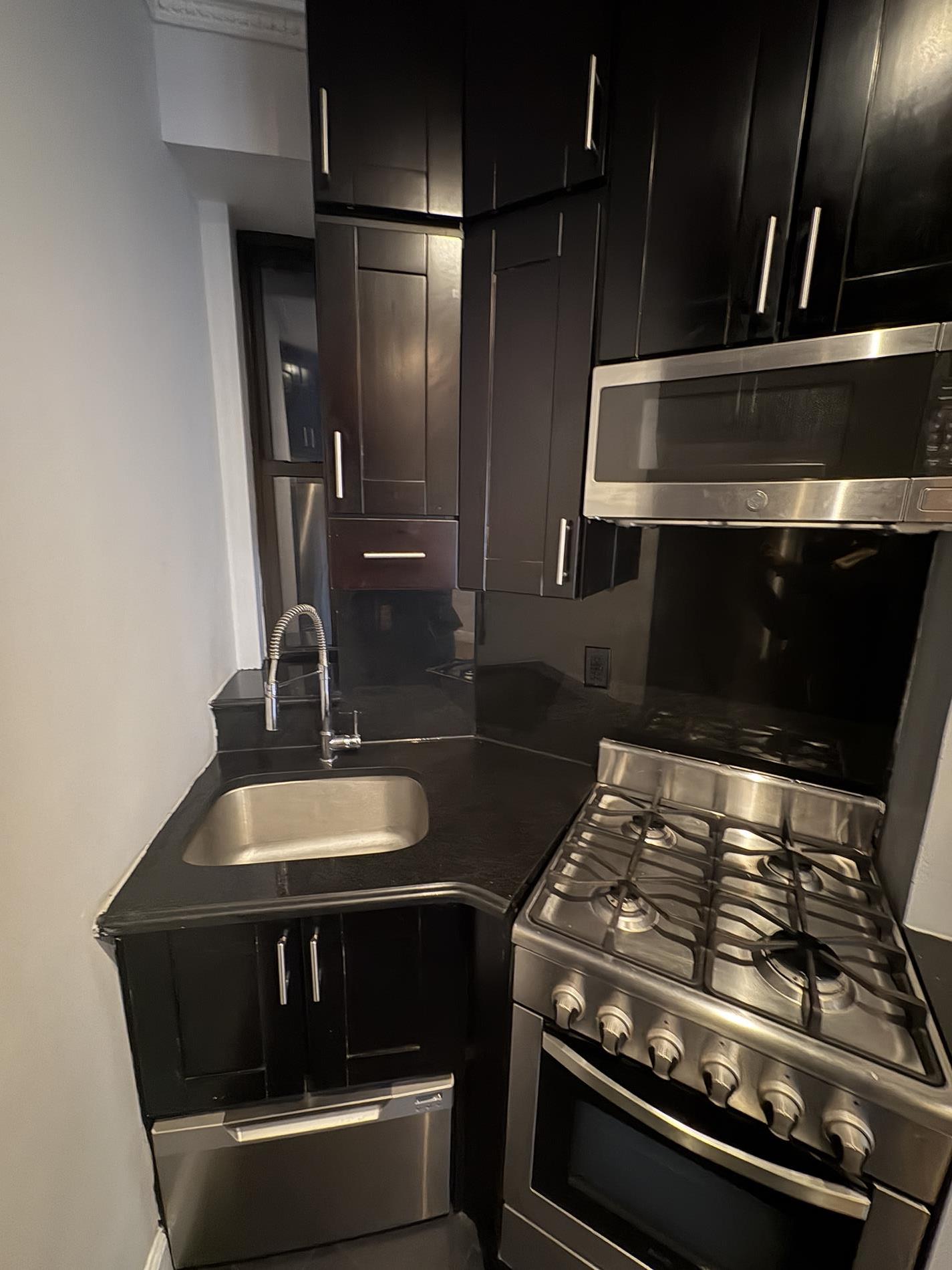 724 Tenth Avenue 3B Midtown West New York NY 10019