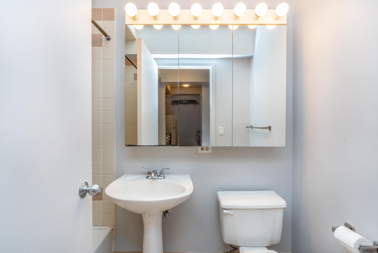 4-74 48th Avenue 3-BB Hunters Point Queens NY 11109