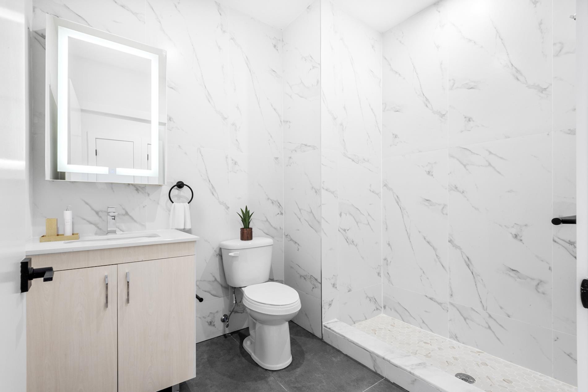 99 Storms Avenue 8604 Jersey City Jersey City NJ 07306