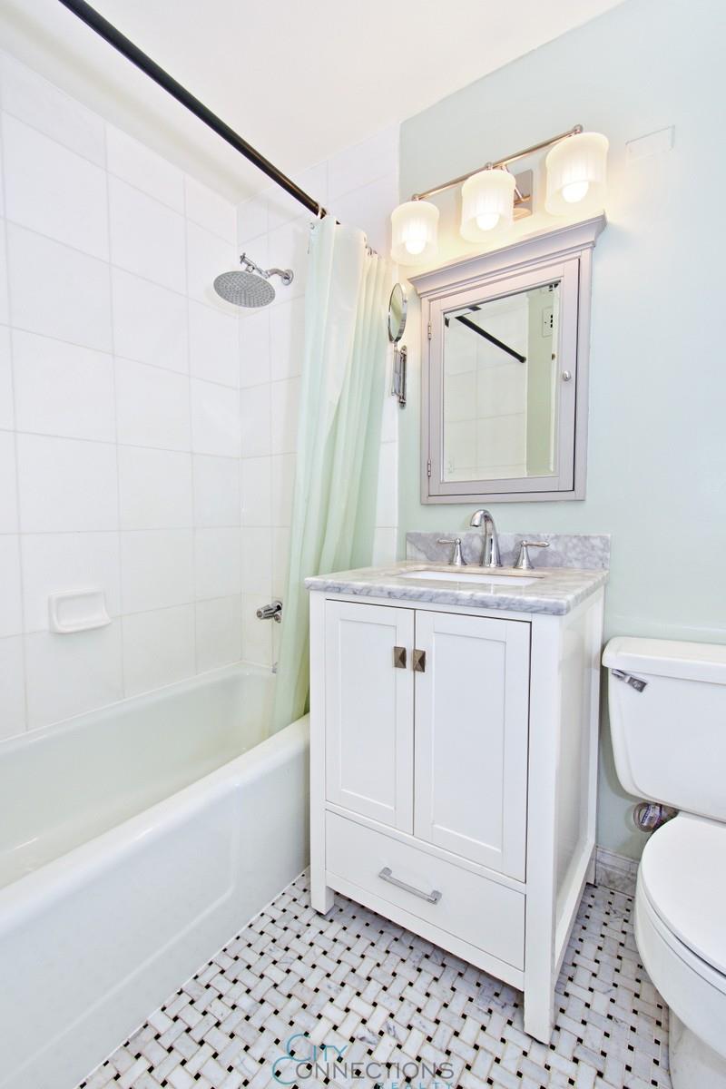 310 East 46th Street 11-D Turtle Bay New York NY 10017