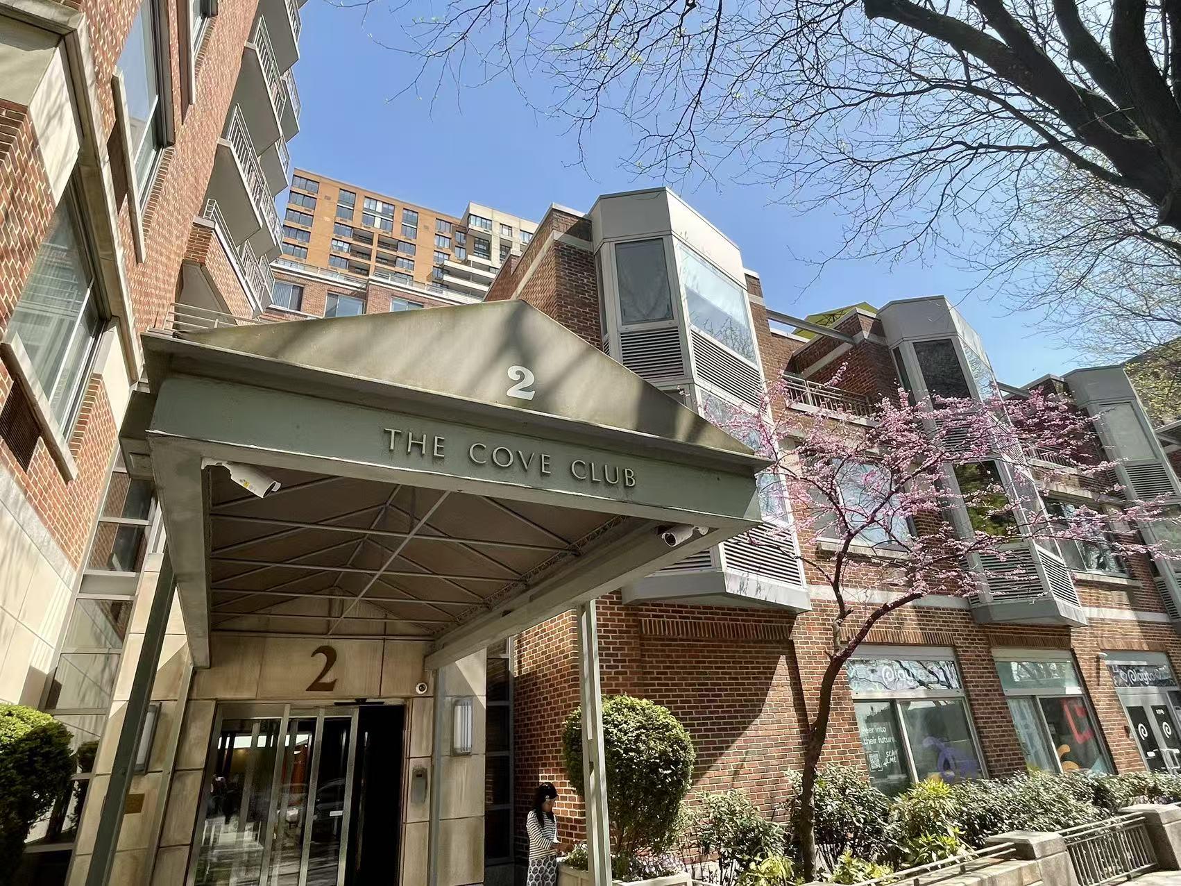 2 South End Avenue 8-I Battery Park City New York NY 10280