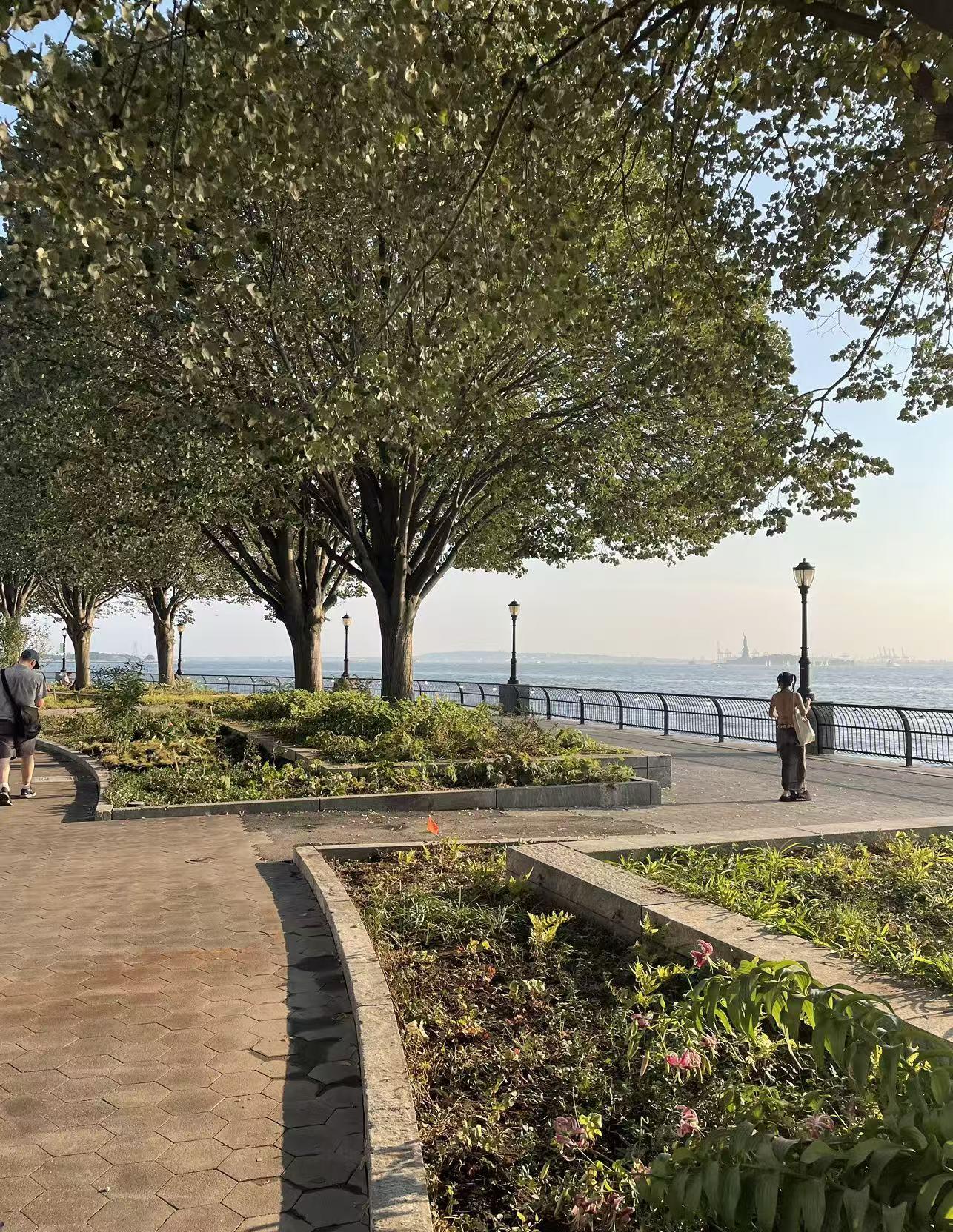 2 South End Avenue 8-I Battery Park City New York NY 10280