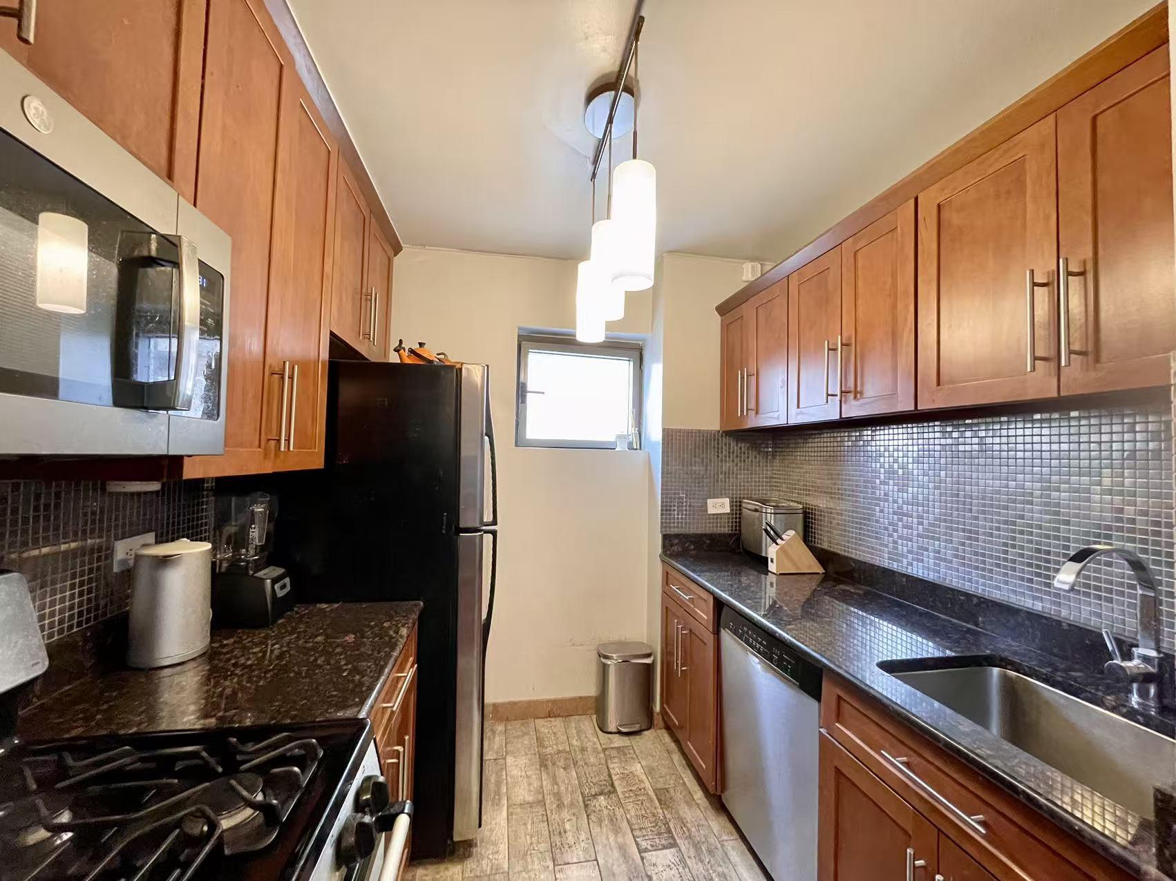 2 South End Avenue 8-I Battery Park City New York NY 10280