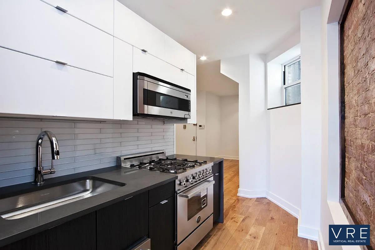 253 East 10th Street 5 Greenwich Village New York NY 10009