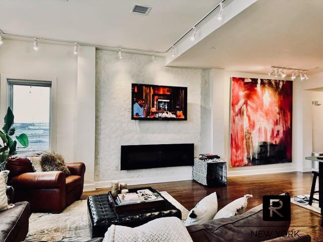 90 Bay Street Landing 8-D St. George Staten Island NY 10301