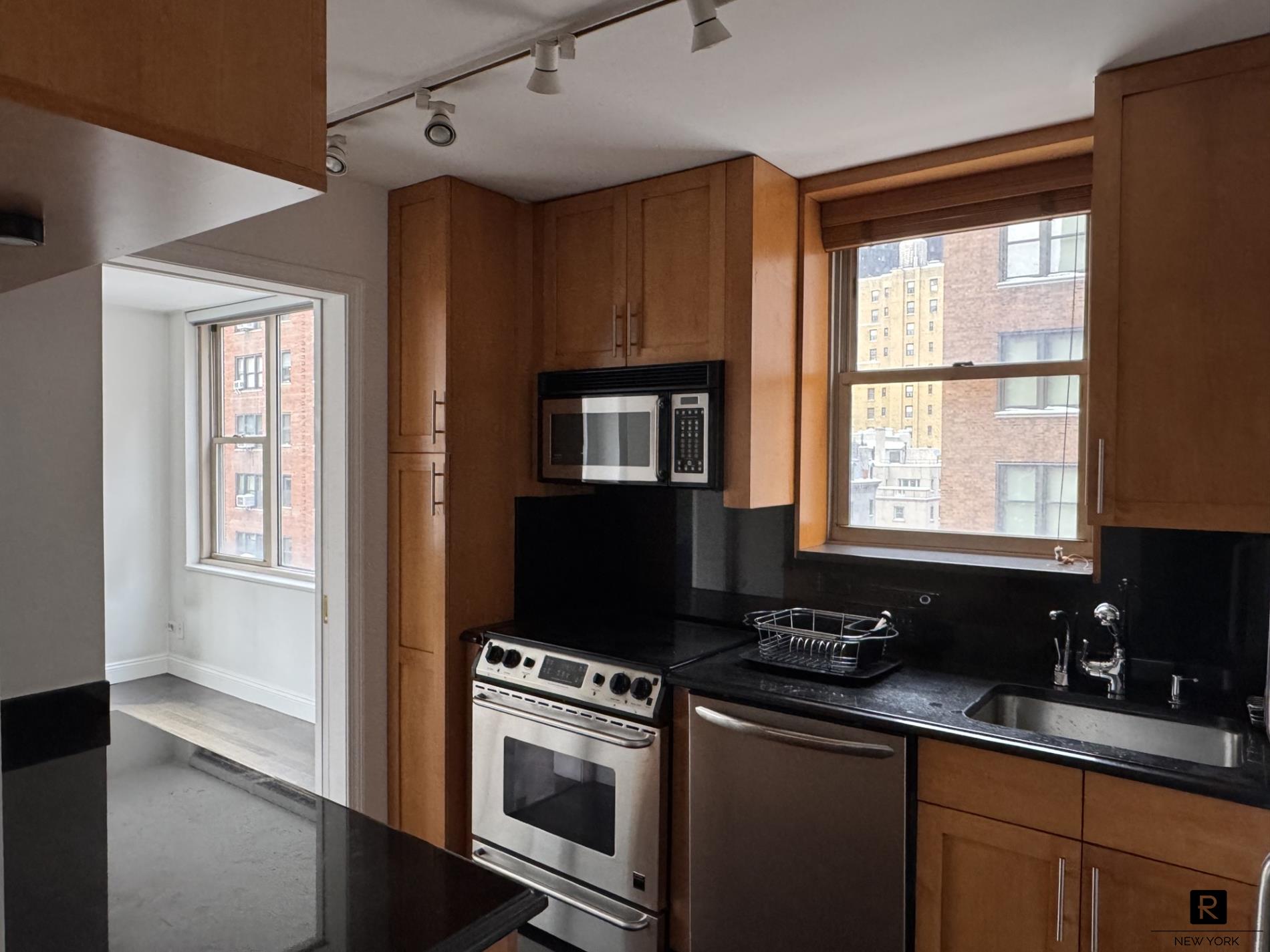 137 East 36th Street Murray Hill New York NY 10016