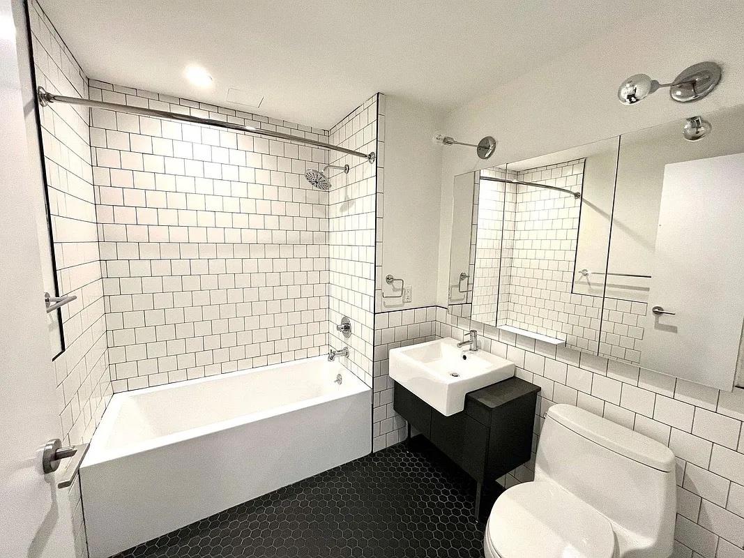 555 Waverly Avenue 6G Clinton Hill Brooklyn NY 11238