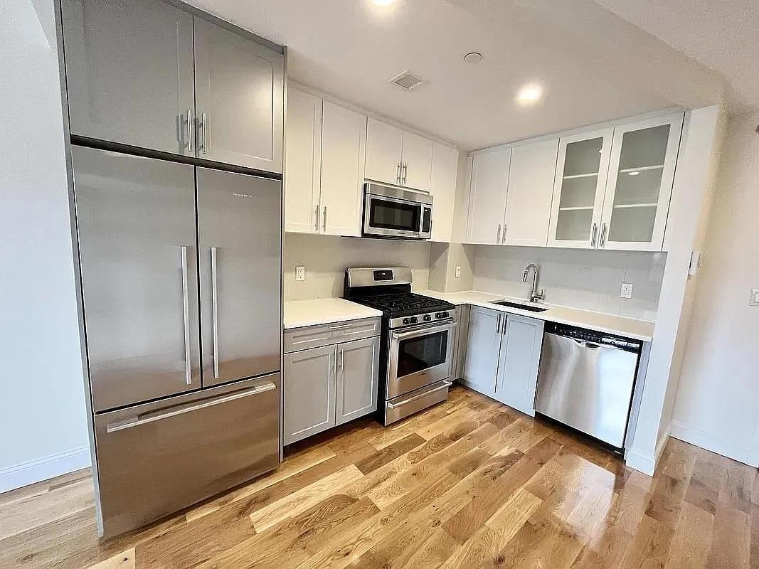 490 Myrtle Avenue 3-E Clinton Hill Brooklyn NY 11205