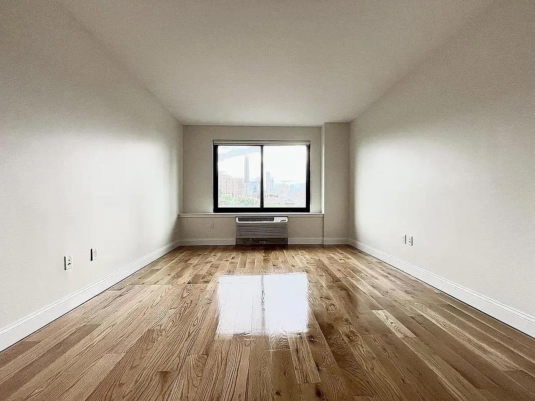 490 Myrtle Avenue 3-E Clinton Hill Brooklyn NY 11205