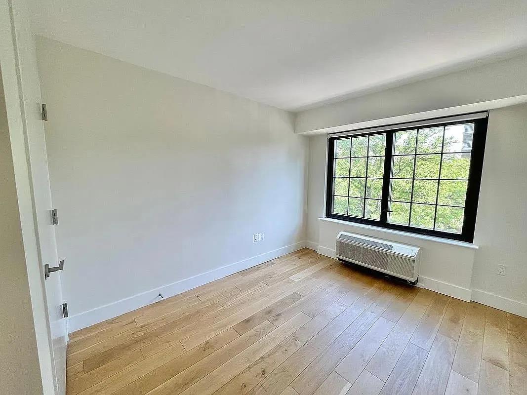 504 Myrtle Avenue 5V Clinton Hill Brooklyn NY 11205