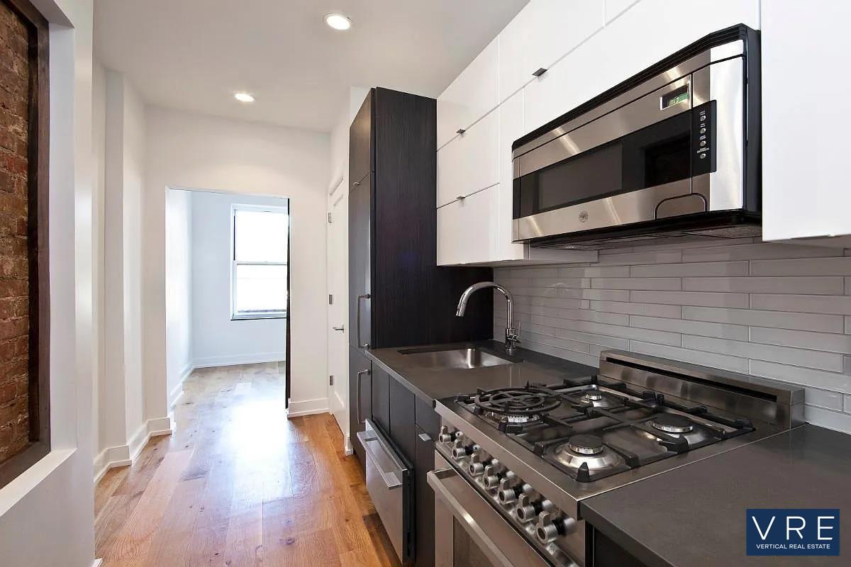 253 East 10th Street 5 E. Greenwich Village New York NY 10009