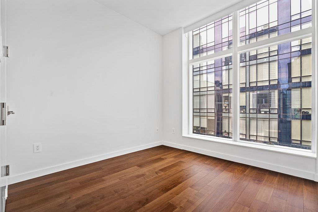 27-20 42nd Road 8-J Long Island City Queens NY 11101