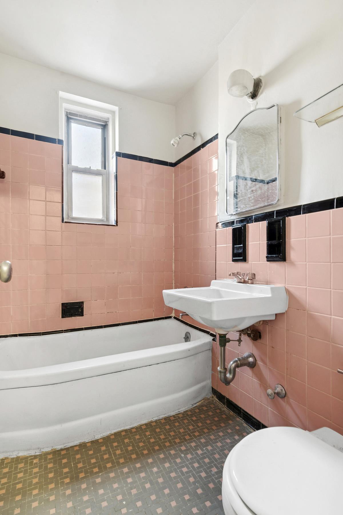 33-05 92nd Street 4-G Jackson Heights Queens NY 11369