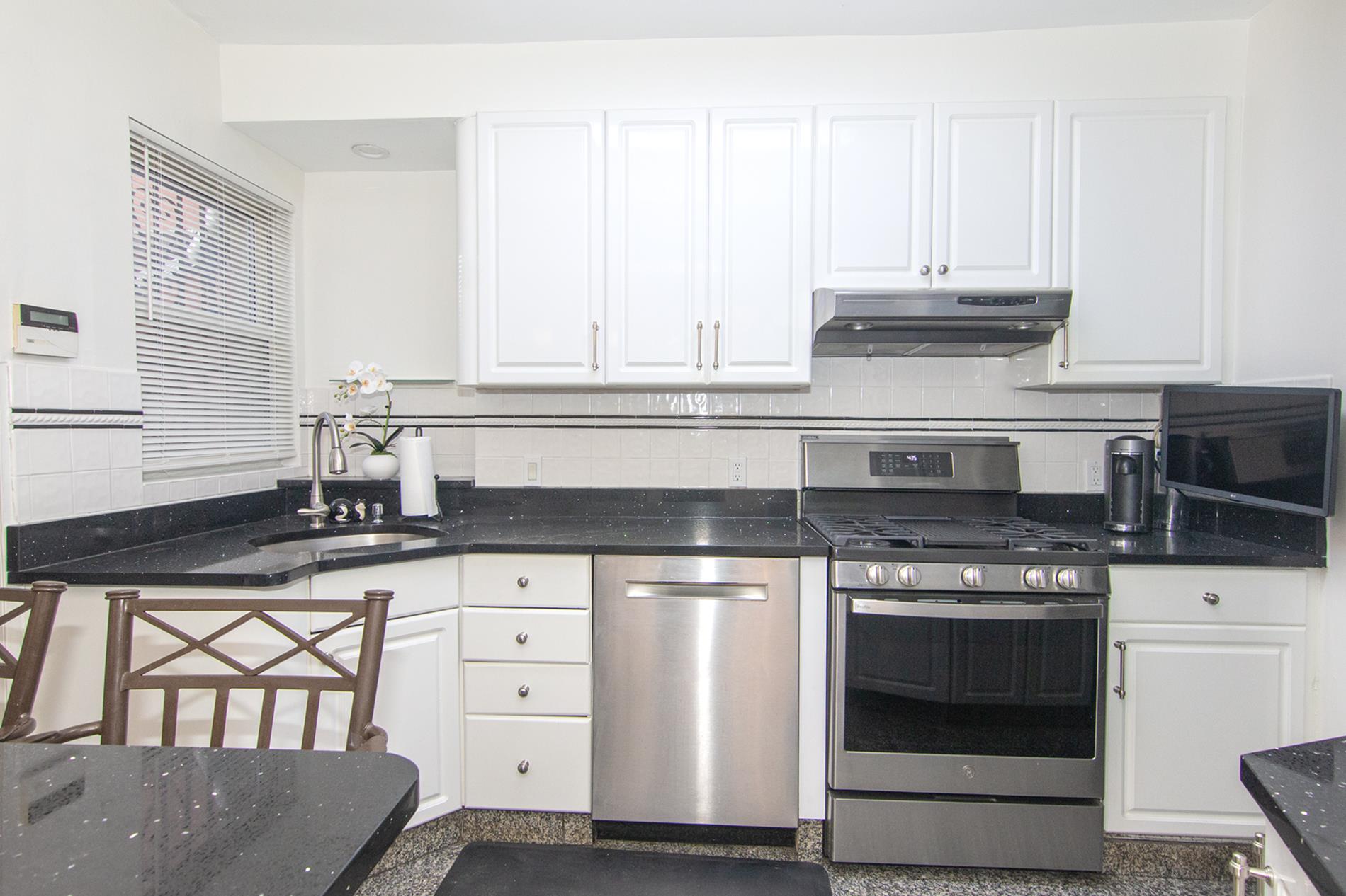 21-32 37th Street DPX Astoria Queens NY 11105