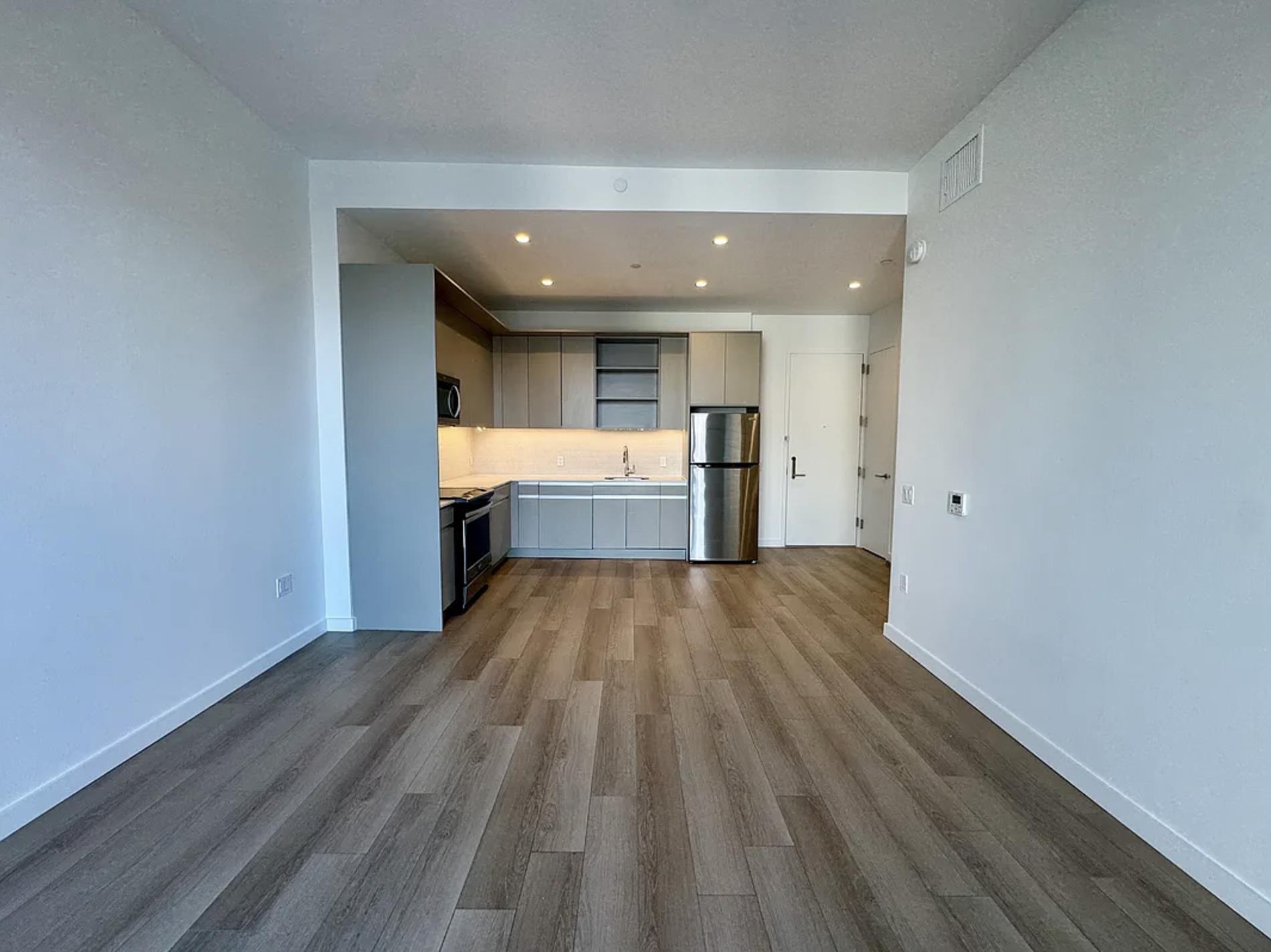 29-17 40th Avenue 814 Long Island City Queens NY 11101