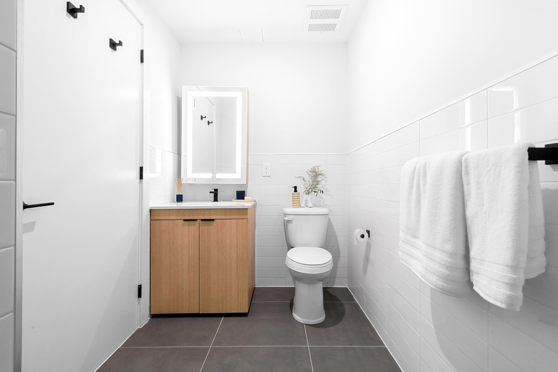 669 Bergen Avenue 4407 Jersey City Jersey City NJ 07304