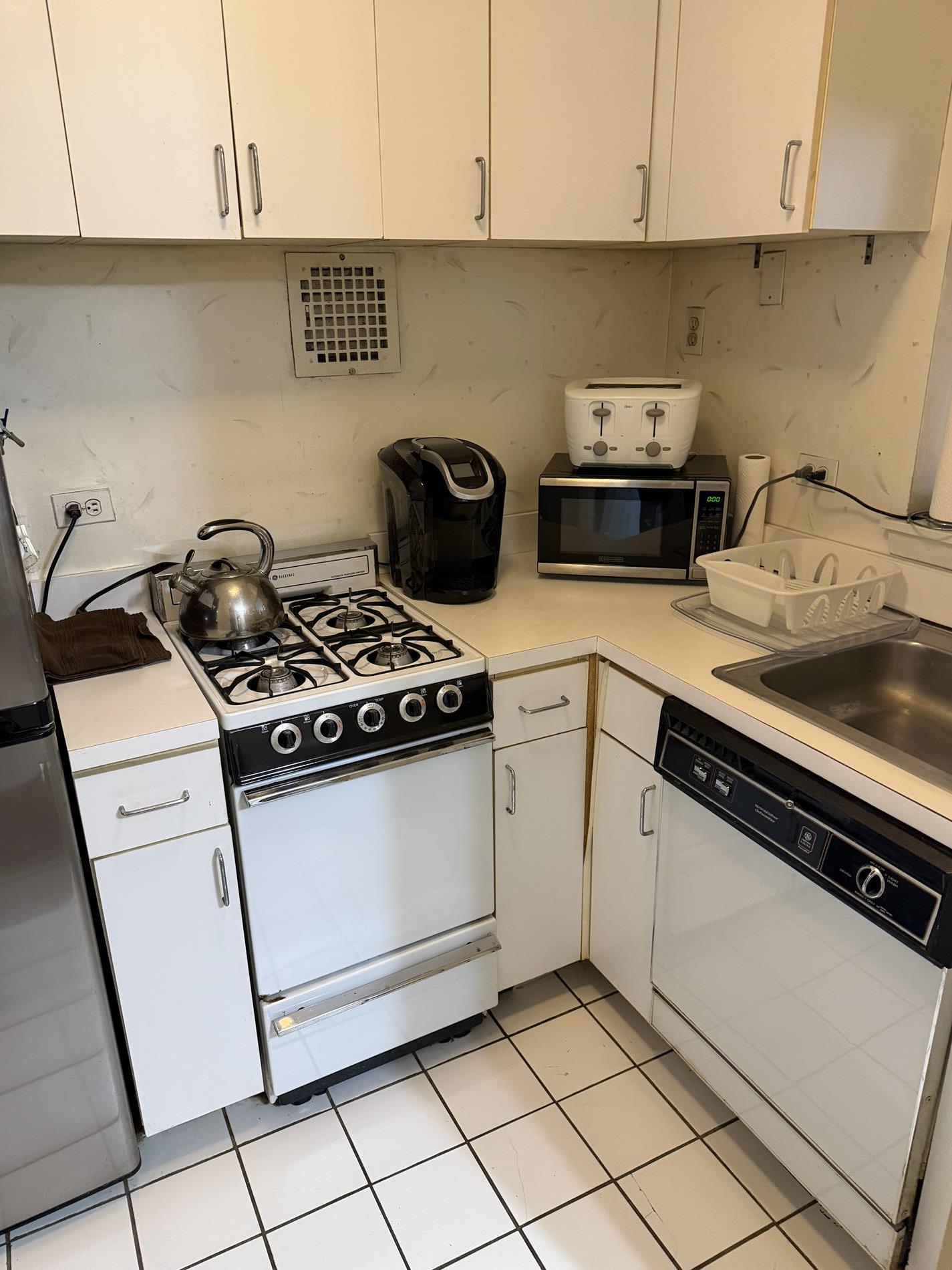 241-20 Northern Blvd. 4-A Douglaston Queens NY 11362