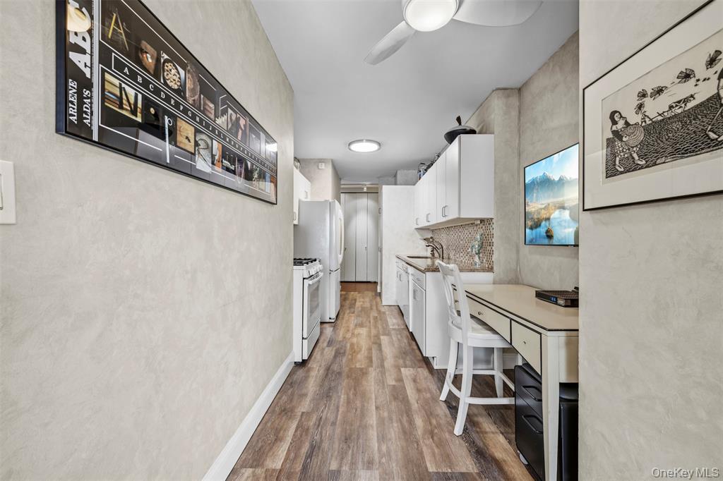 269-10 Grand Central Parkway 19-K Glen Oaks Queens NY 11005