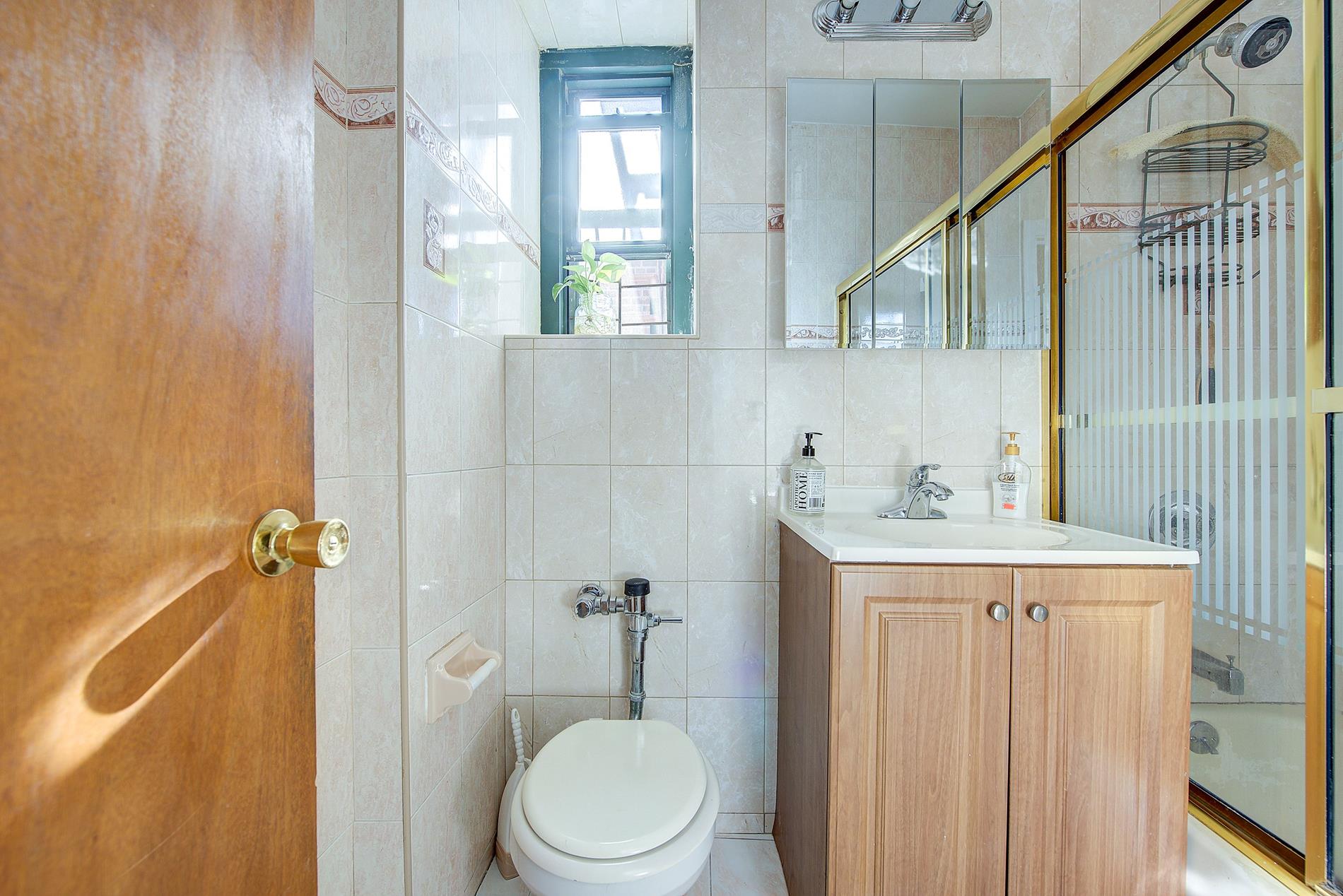 78-11 35th Avenue 4 Jackson Heights Queens NY 11372