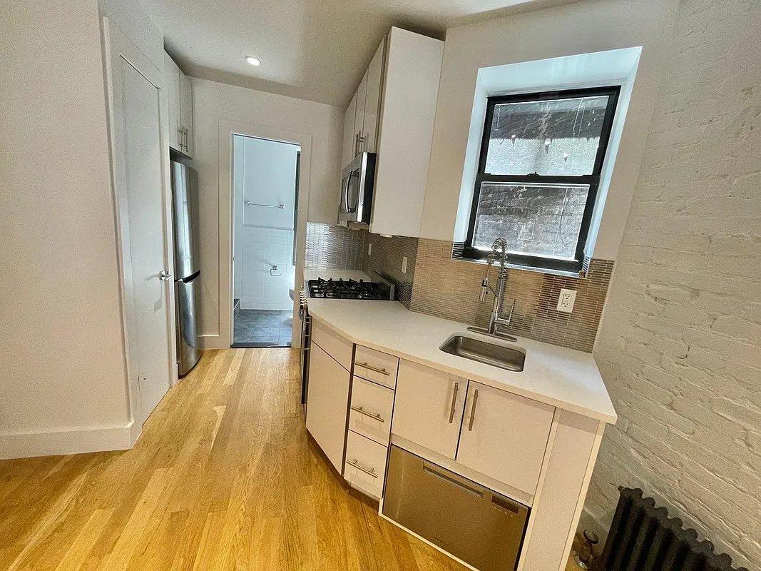 211 Madison Street 10 Lower East Side New York NY 10002