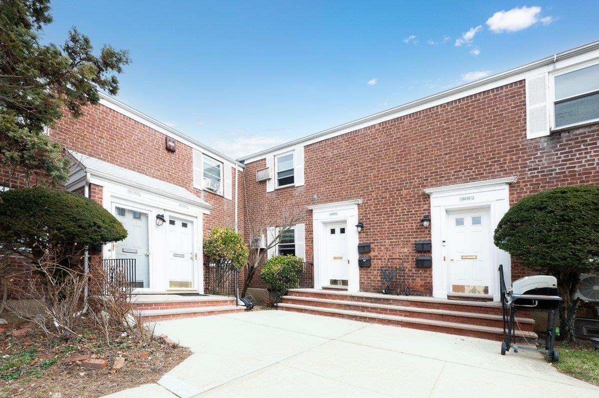 263-28 73rd Avenue Glen Oaks Queens NY 11004