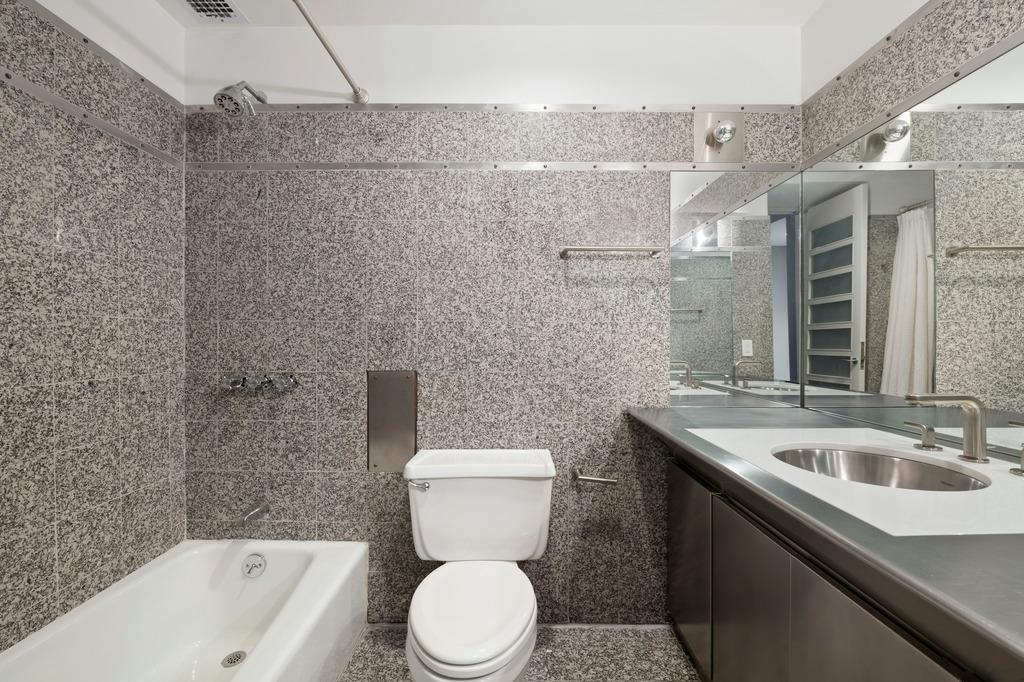 21 East 22nd Street Flatiron District New York NY 10010