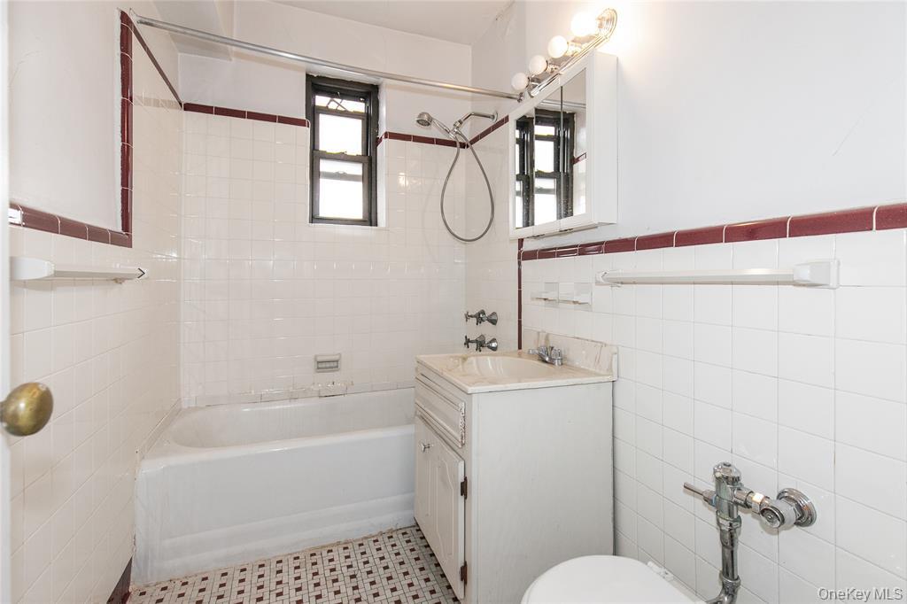 83-06 Vietor Avenue Elmhurst Queens NY 11373