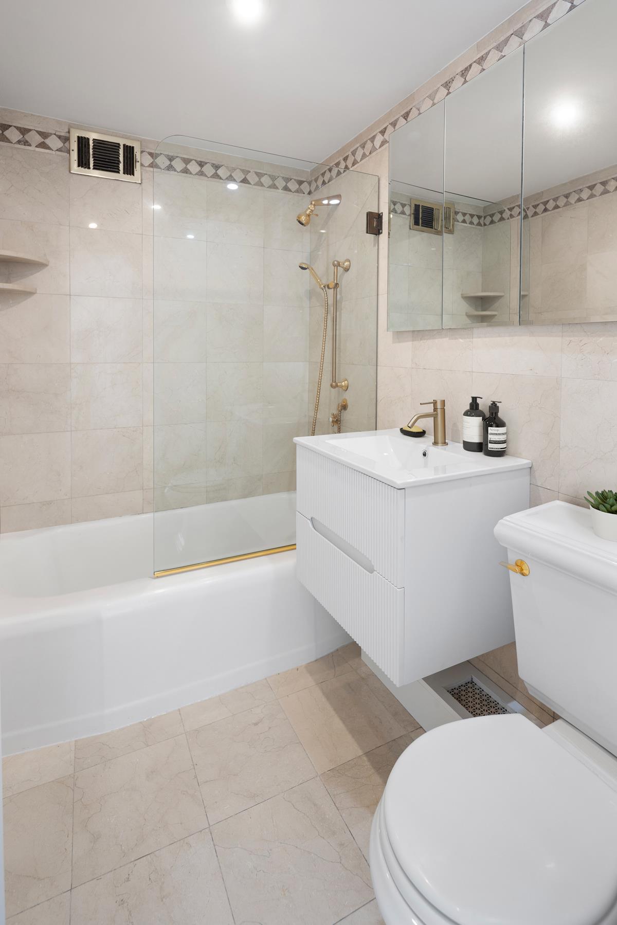 233 East 69th Street 17G Upper East Side New York NY 10021