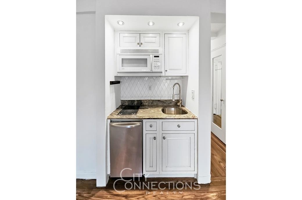 320 East 42nd Street Tudor City New York NY 10017