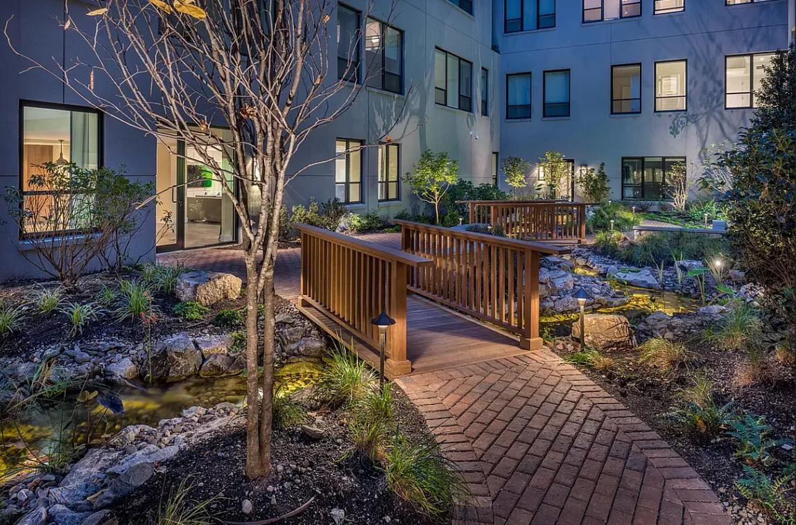 416 West 52nd Street 502 Clinton New York NY 10019