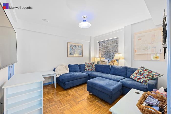 45 West 54th Street 3-D Midtown West New York NY 10019