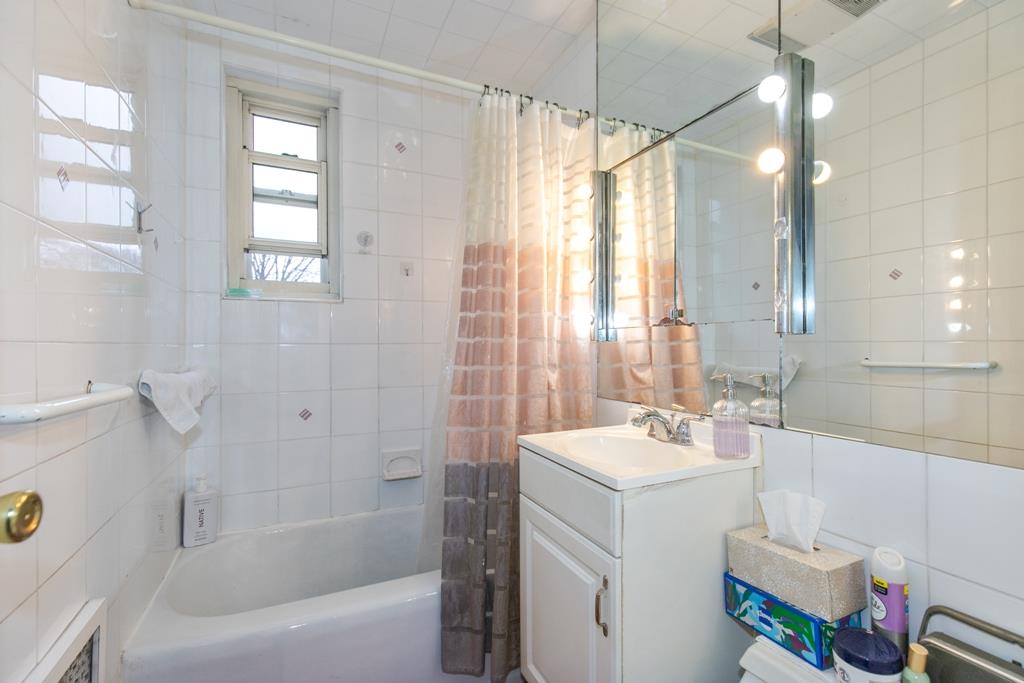 60-39 251st Street UPPER Little Neck Queens NY 11362