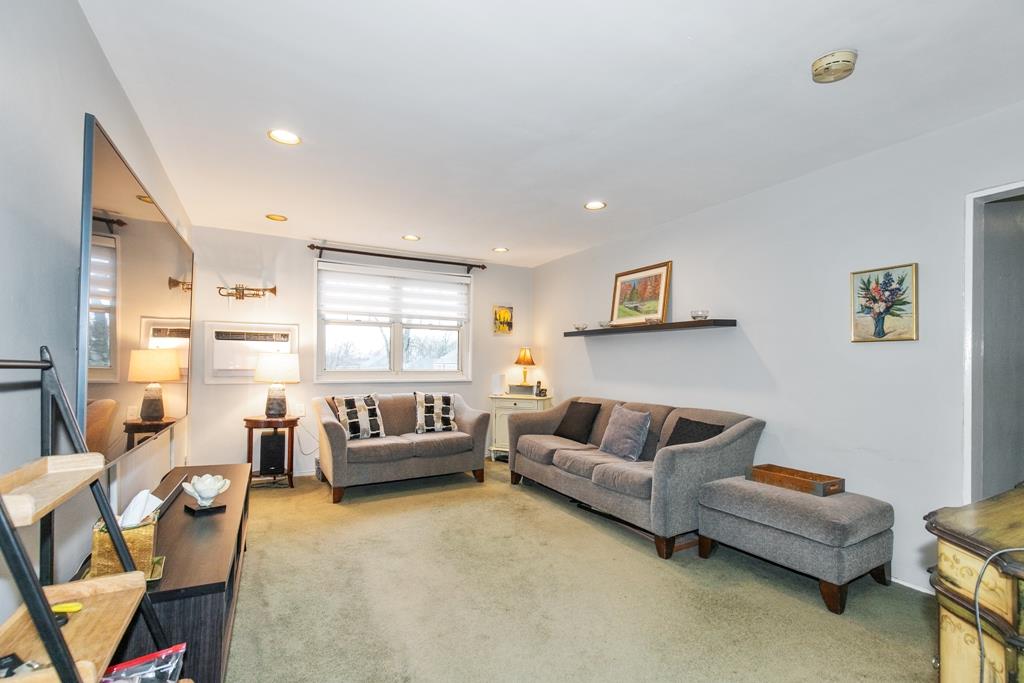 60-39 251st Street UPPER Little Neck Queens NY 11362