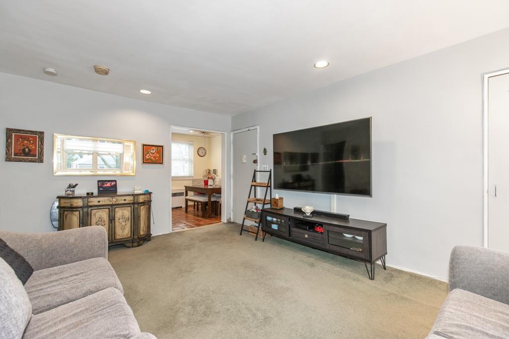 60-39 251st Street UPPER Little Neck Queens NY 11362