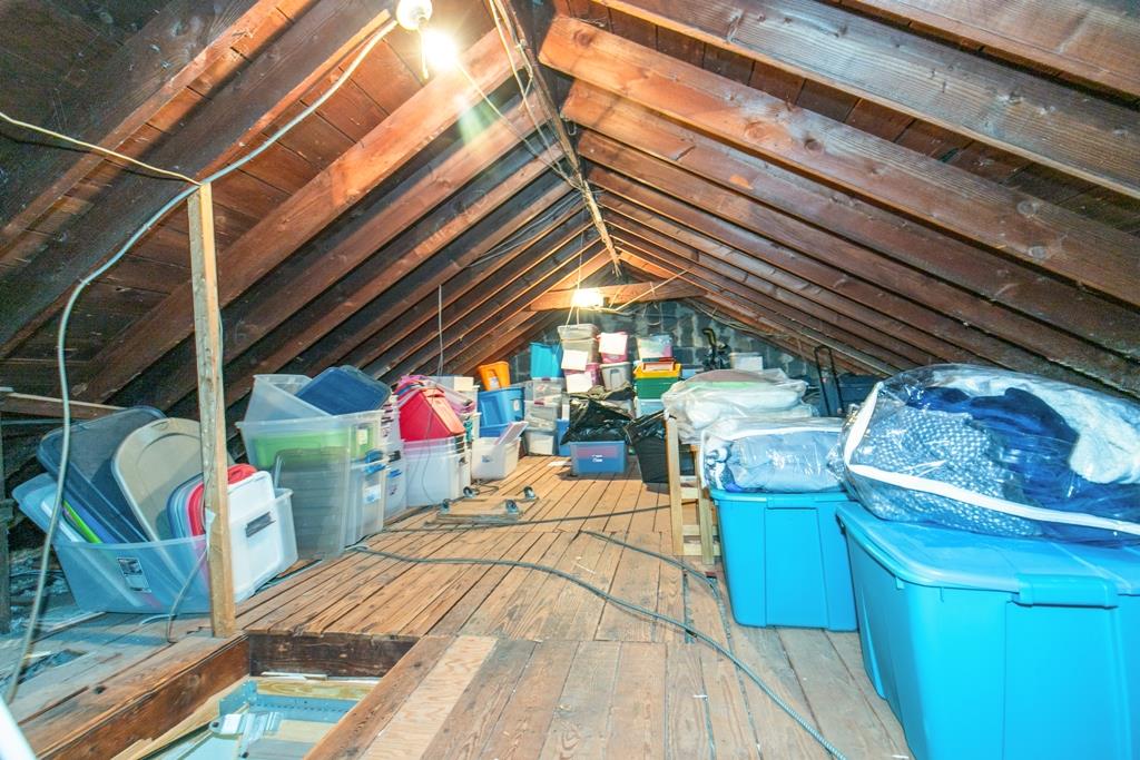 60-39 251st Street UPPER Little Neck Queens NY 11362