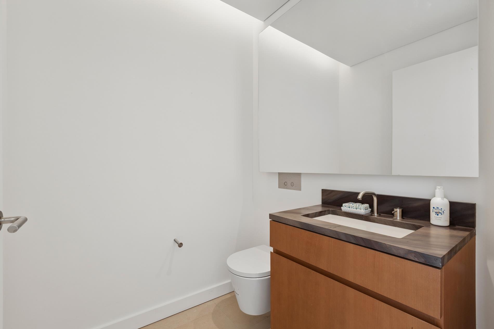 611 West 56th Street 3A Clinton New York NY 10019