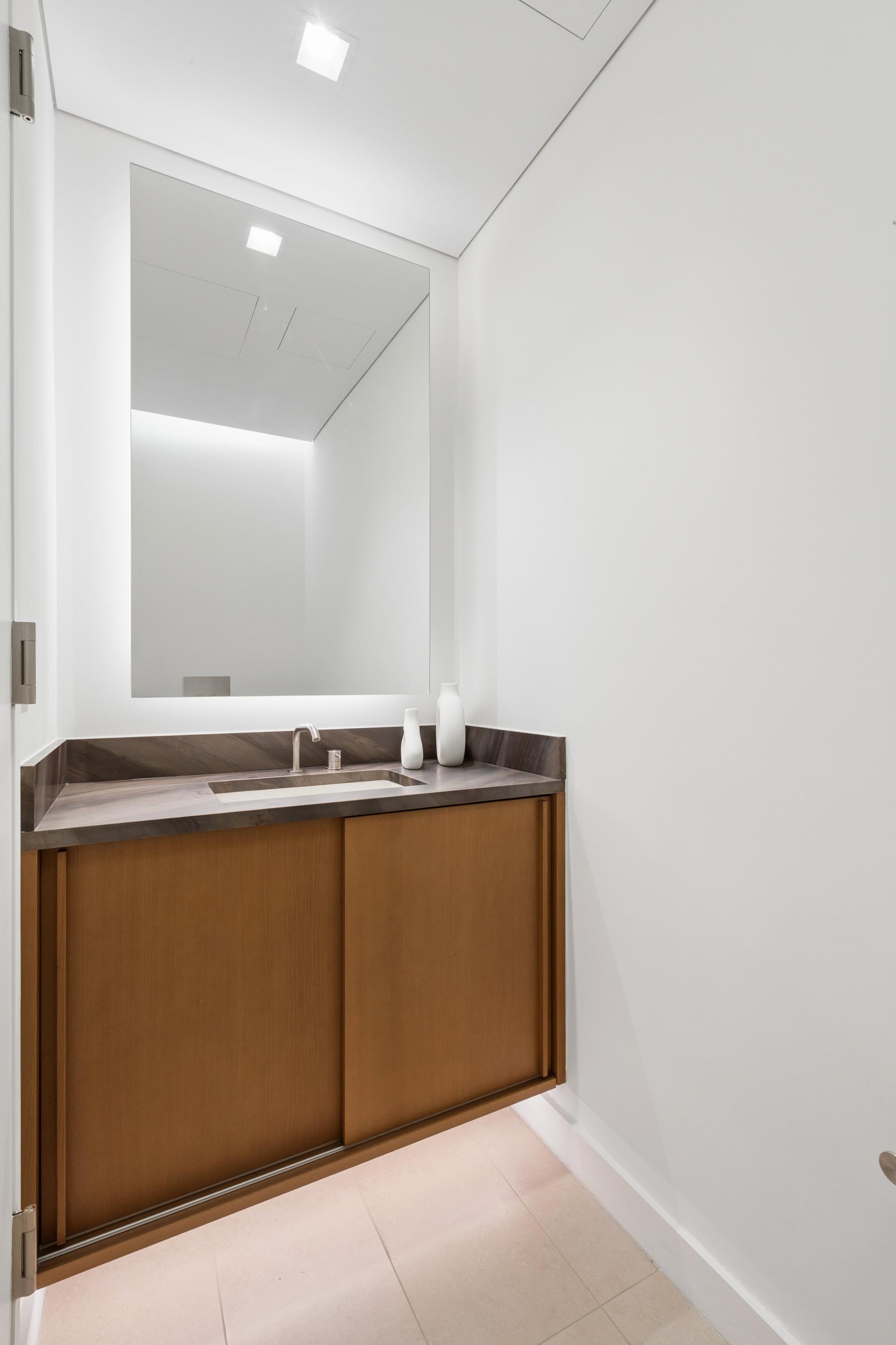 611 West 56th Street 5E Clinton New York NY 10019