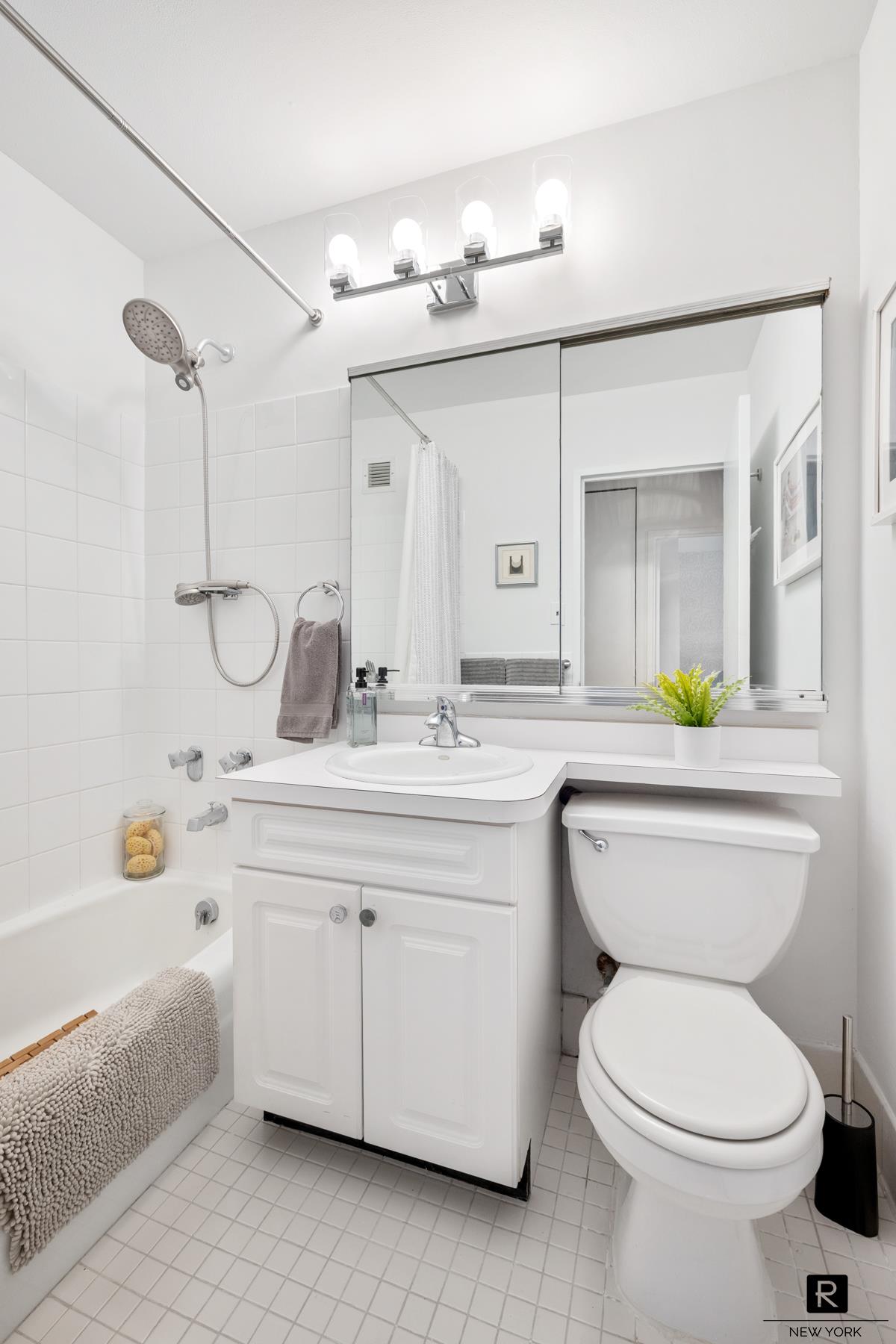 636 Washington Street W. Greenwich Village New York NY 10013