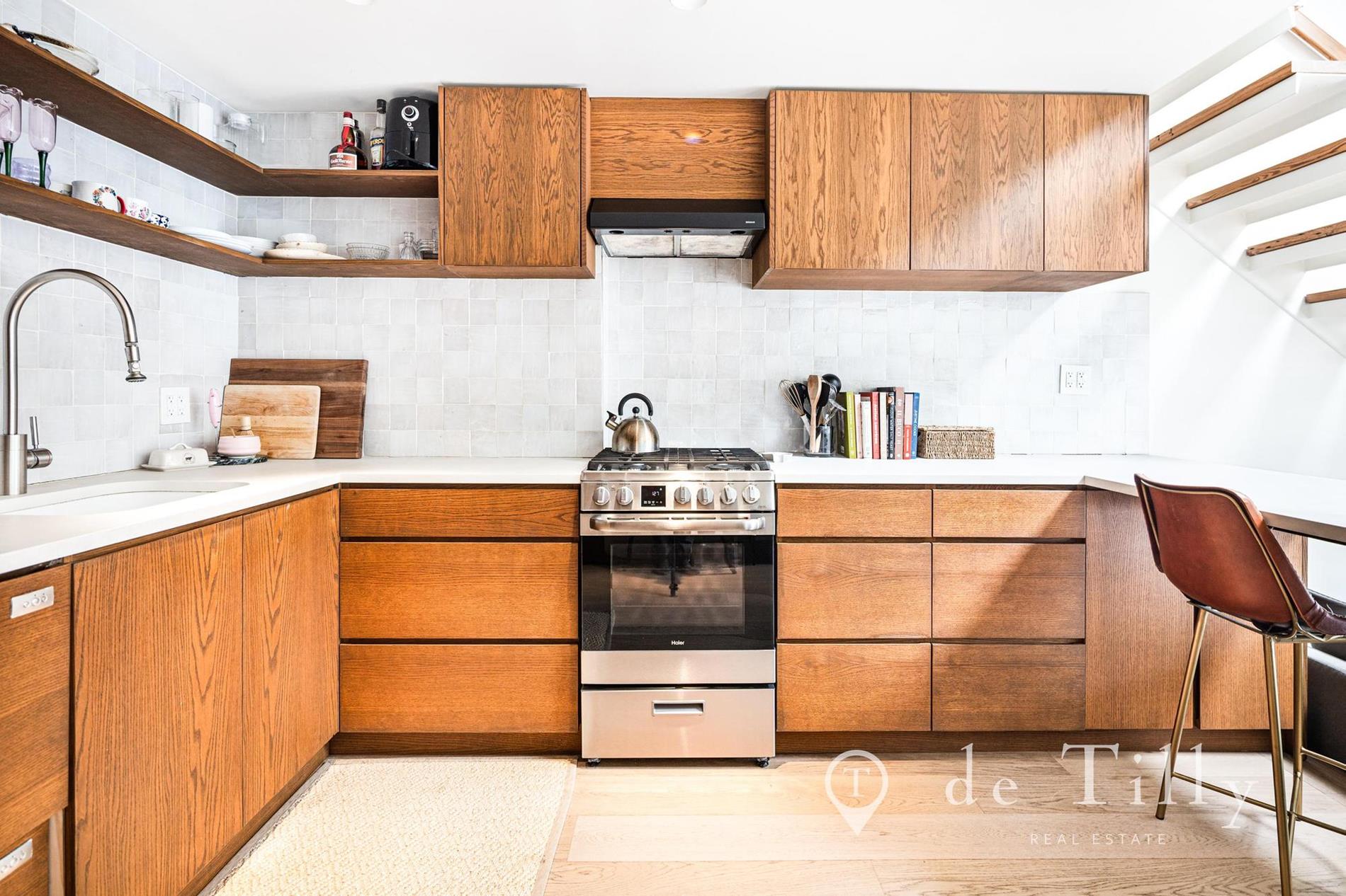 211 Thompson Street PH-6E Greenwich Village New York NY 10012