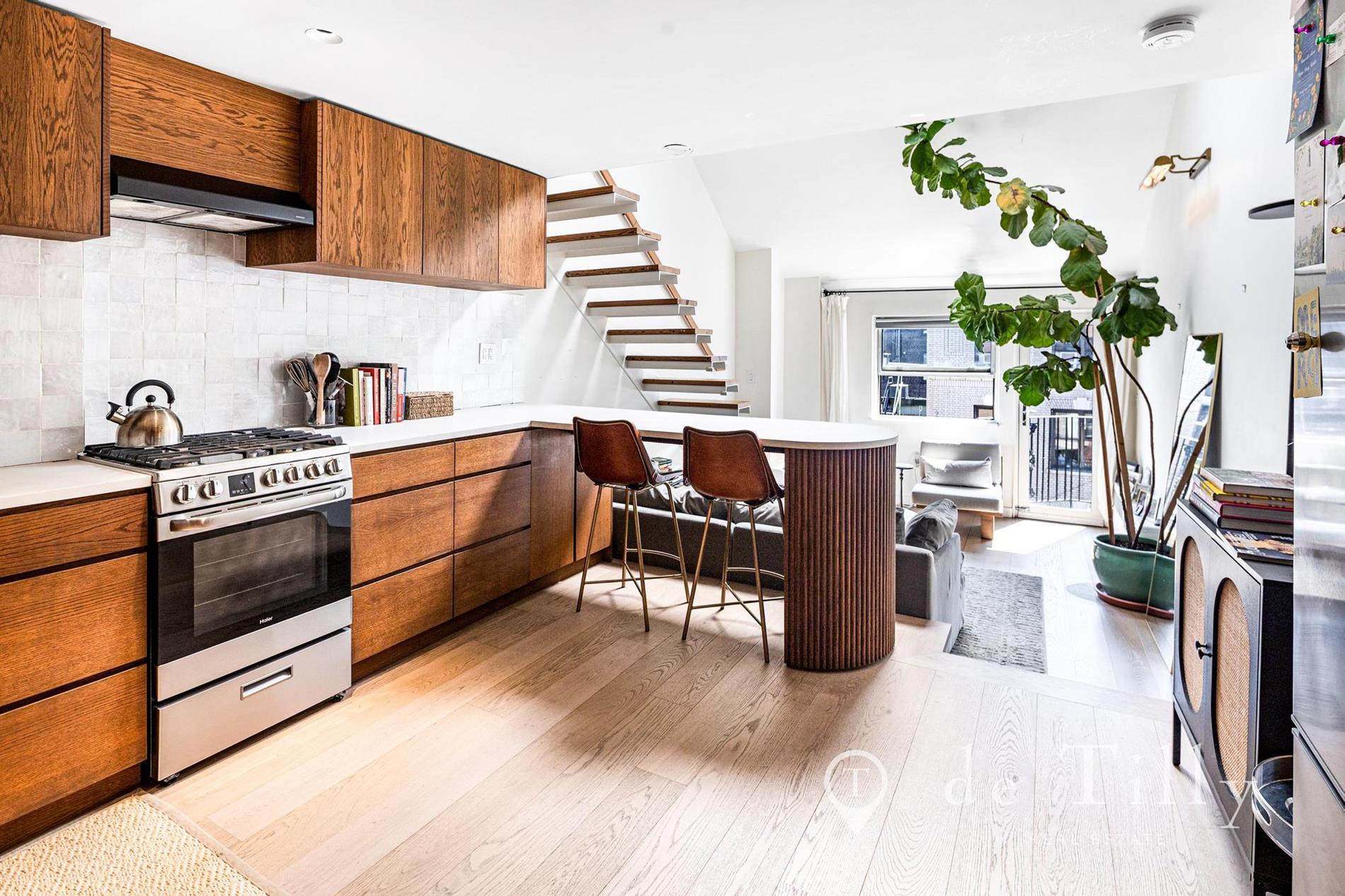 211 Thompson Street PH-6E Greenwich Village New York NY 10012