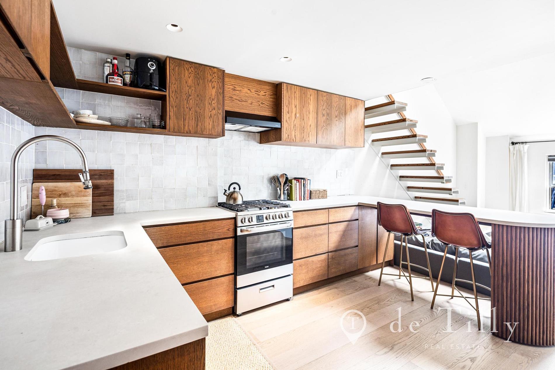 211 Thompson Street PH-6E Greenwich Village New York NY 10012