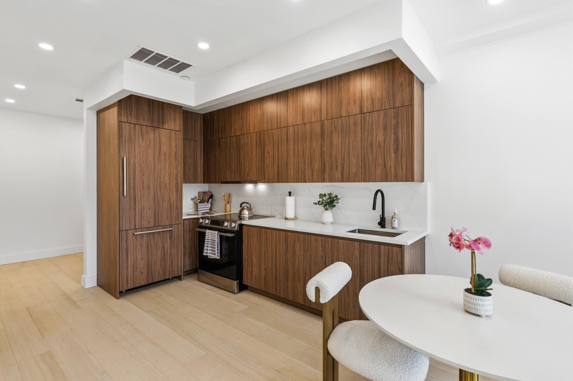 371 Hawthorne Street 2-F Brooklyn NY 11225