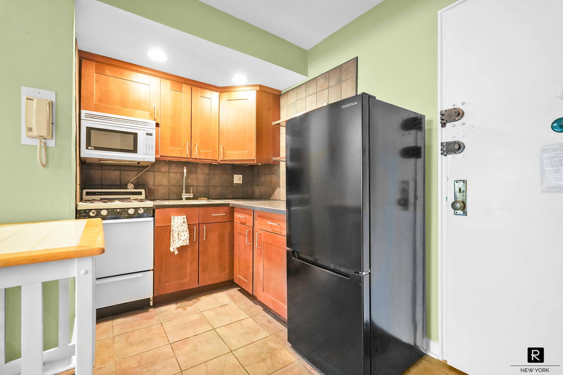 31-85 Crescent Street Long Island City Queens NY 11106