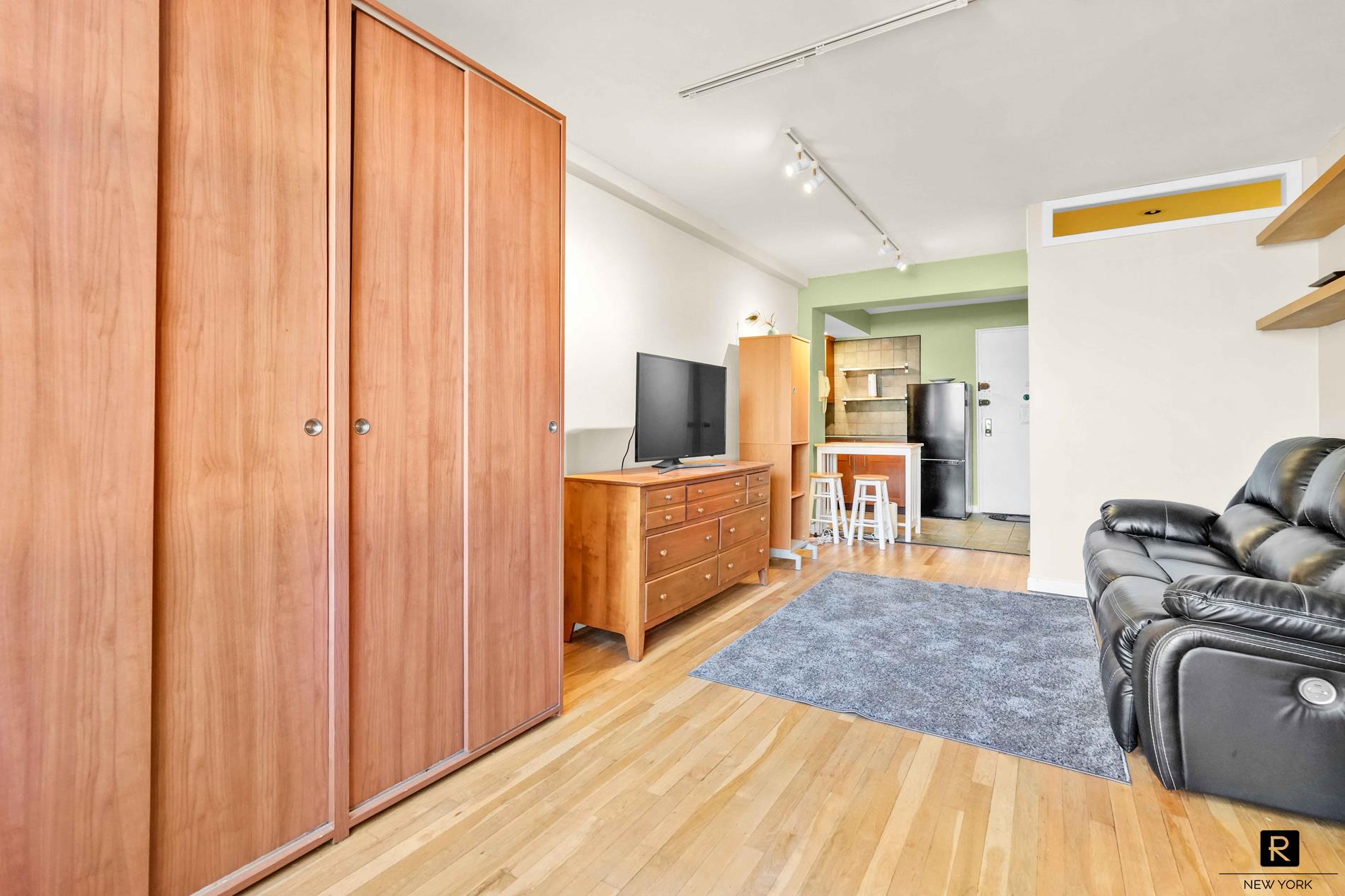 31-85 Crescent Street Long Island City Queens NY 11106