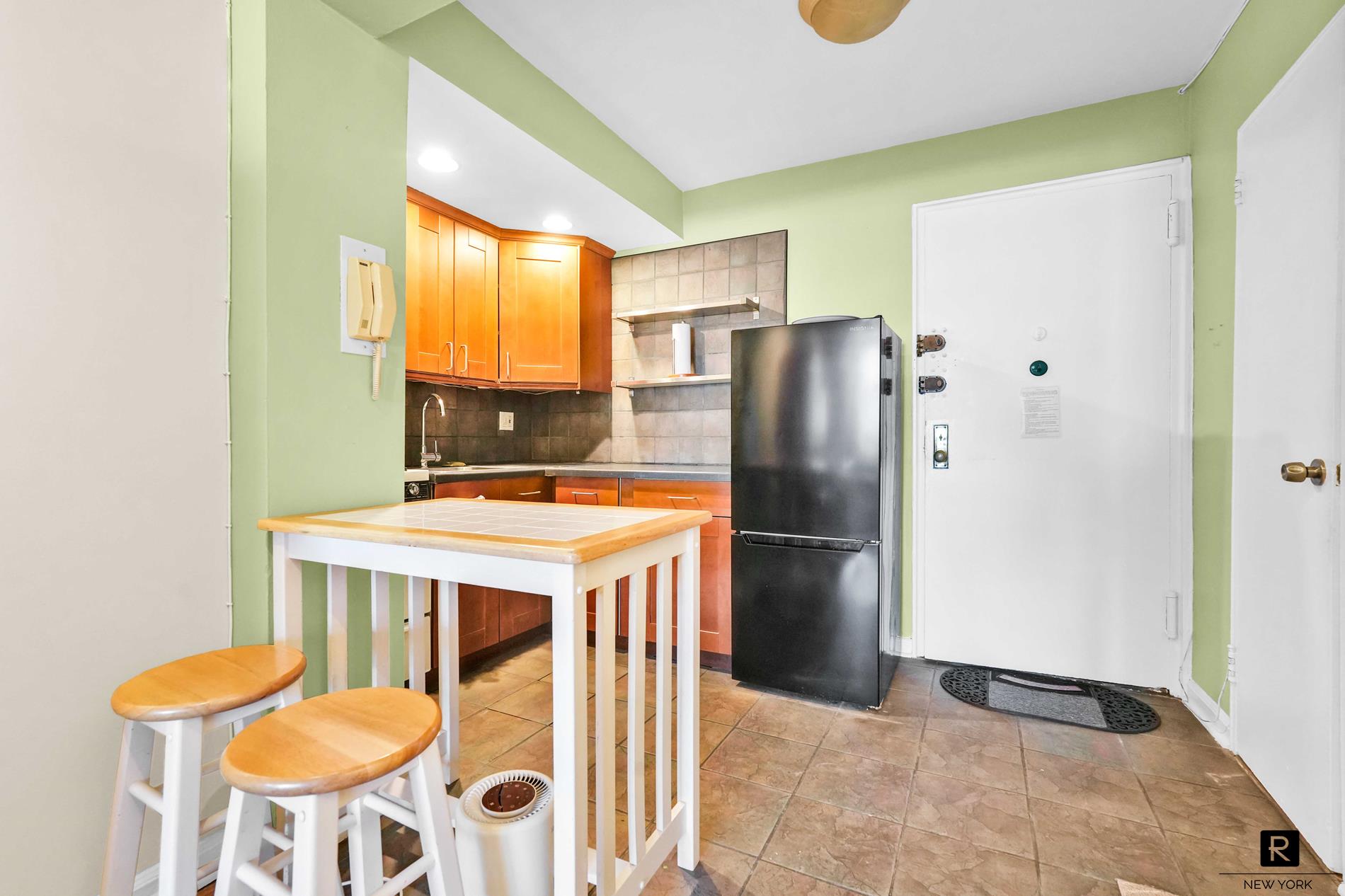31-85 Crescent Street Long Island City Queens NY 11106