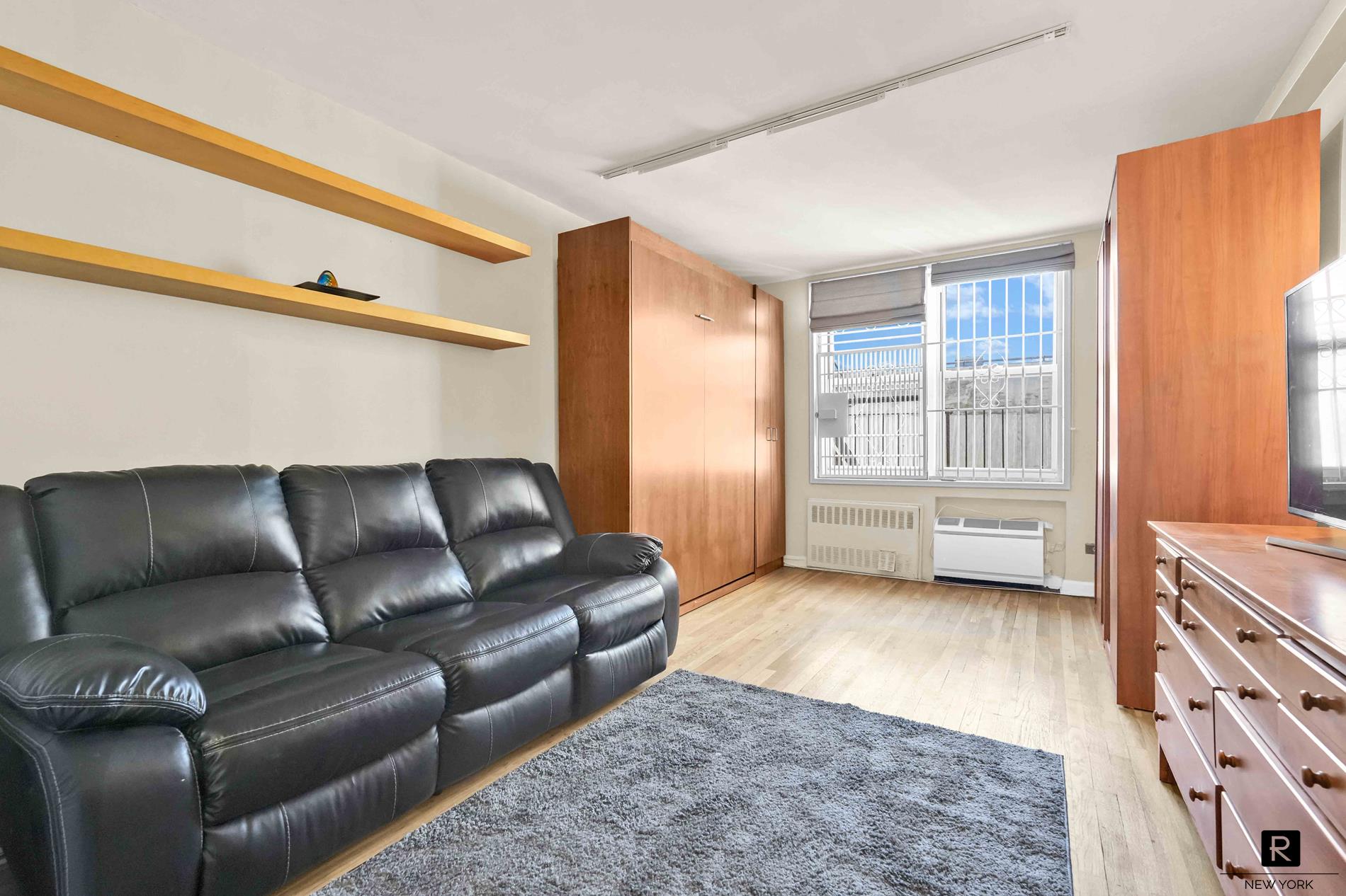 31-85 Crescent Street Long Island City Queens NY 11106