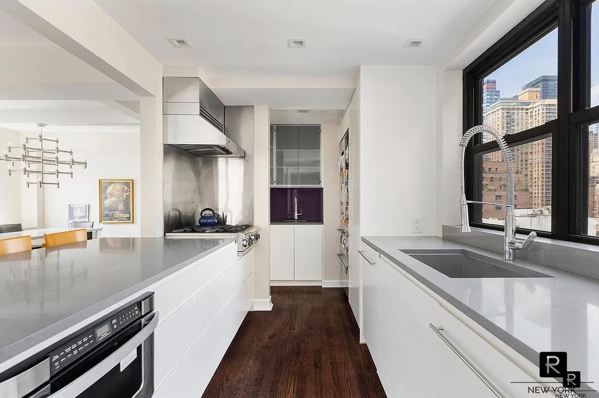 400 East 52nd Street Beekman Place New York NY 10022