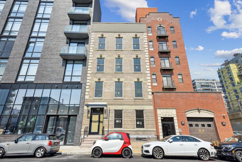 10-57 50th Avenue DPLX Long Island City Queens NY 11101