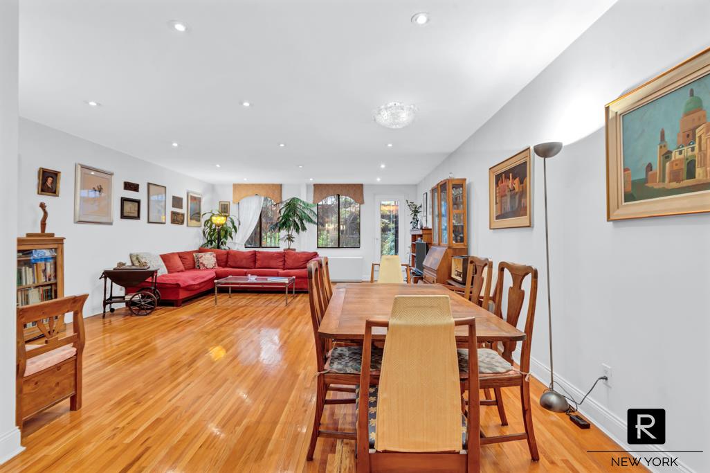 216 East 75th Street Upper East Side New York NY 10021