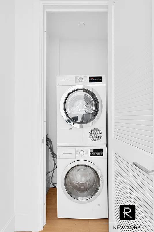 22-18 Jackson Avenue Court Square Queens NY 11101